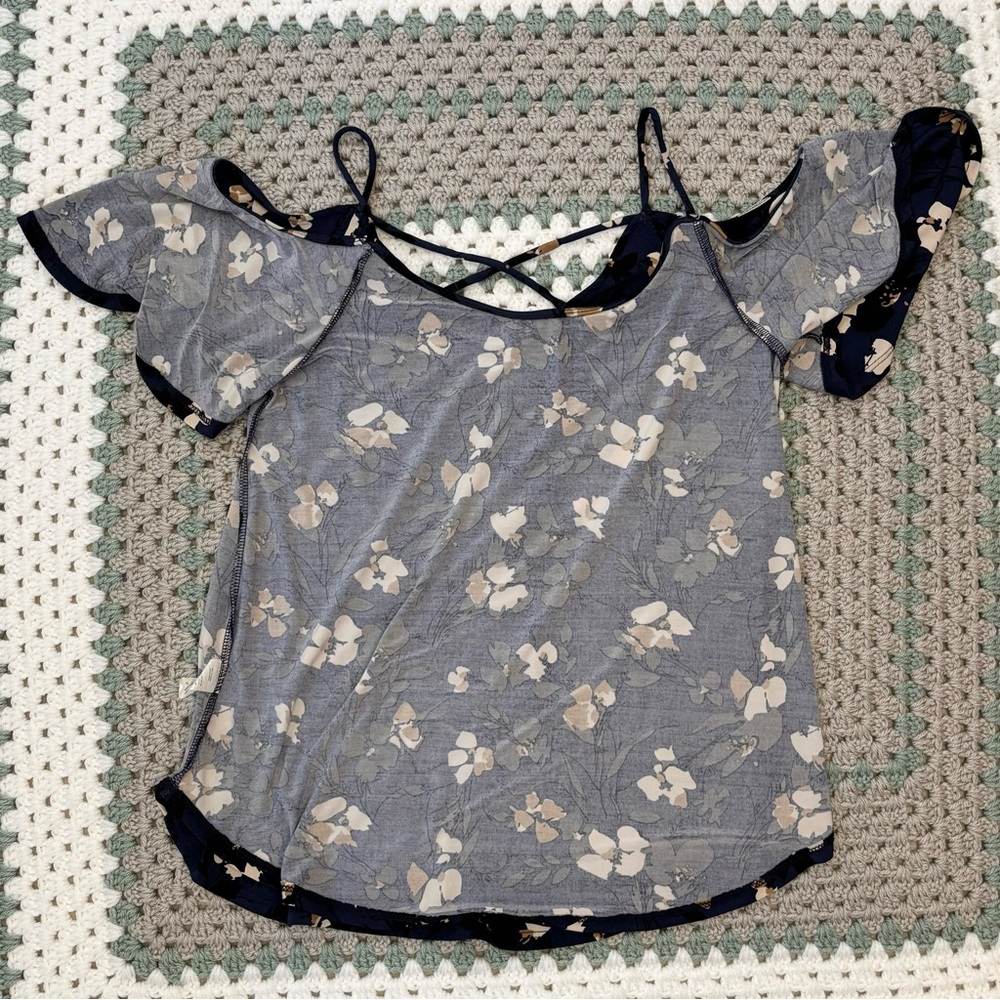 Kaileigh Navy Off Shoulder Floral Top, Women Sz S, Back Criss Cross Design - Picture 10 of 11